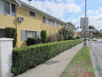 Building Photo - 304 N Rossmore Ave