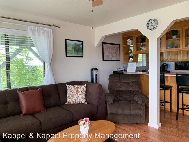 Building Photo - 2 br, 1 bath House - 651 Hillside Dr -