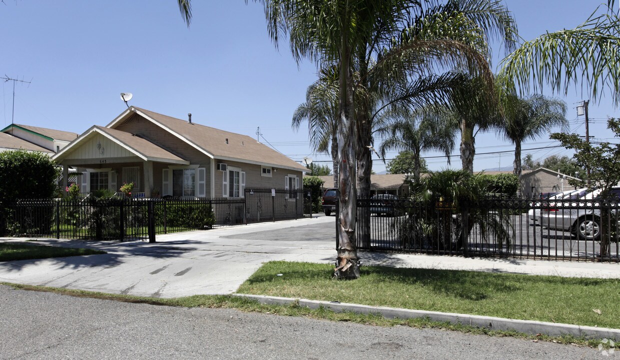 Primary Photo - 643 E G St