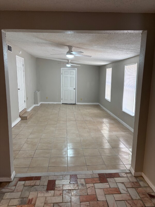 Foto del edificio - 230 Schmeltzer Ln