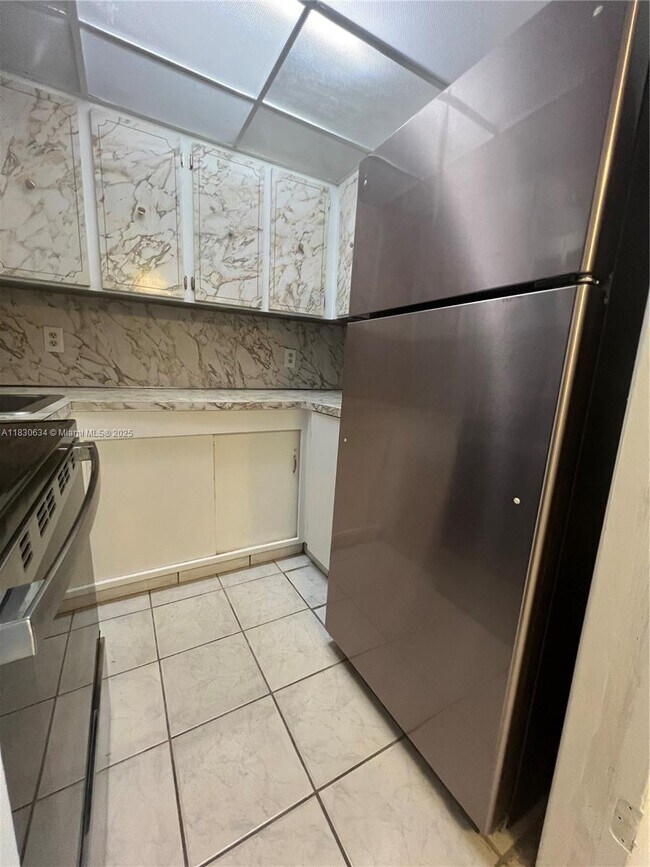 Foto del edificio - 5050 NW 7th St