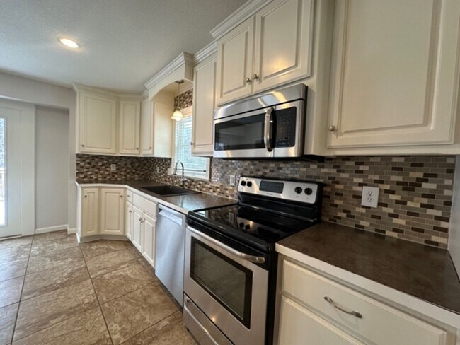 Foto del edificio - {10240}  Renovated Home in Cherry Hills+ H...