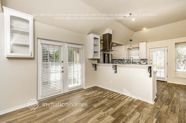 Building Photo - 8081 Durham Dr