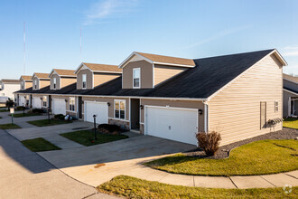 Woodland Creek Townhomes - Saginaw, MI photo'