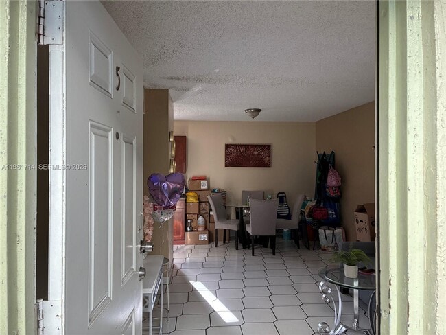 Foto del edificio - 10765 SW 4th St