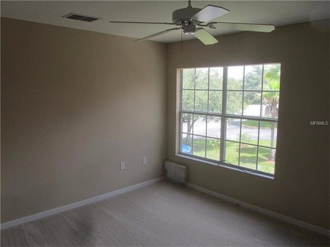 Foto del edificio - Water view condo with garage in sought after westchase