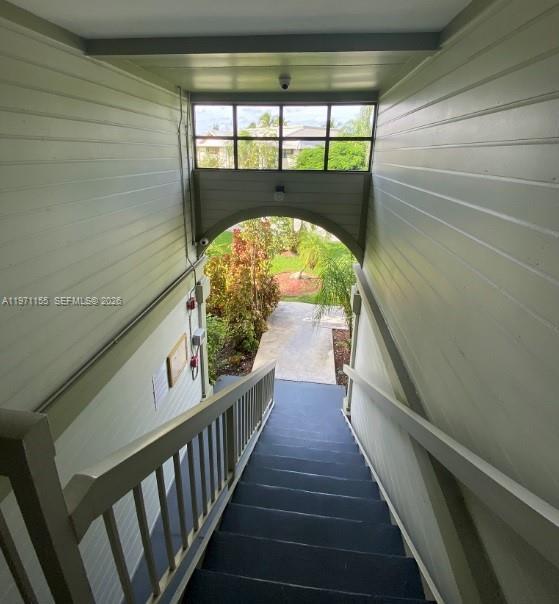 Foto del edificio - 811 NE 199th St