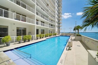 Building Photo - 1200 Brickell Bay Dr