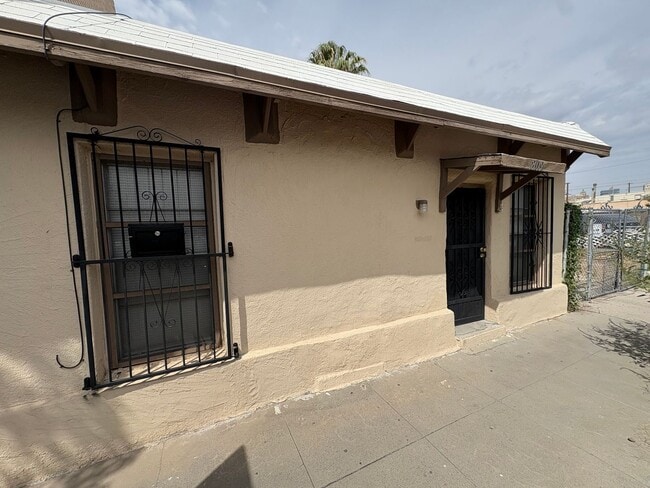 Building Photo - HOME FOR RENT IN CENTRAL EL PASO