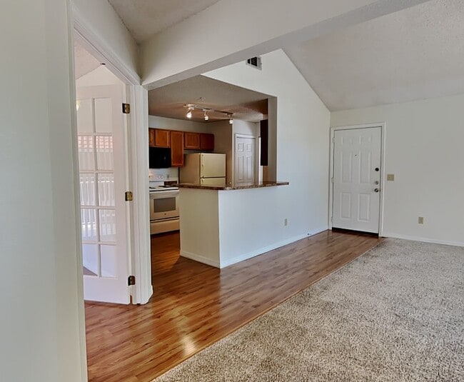 Building Photo - 995 Northern Dancer Way