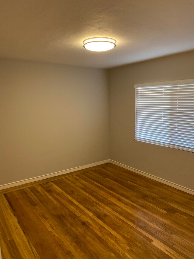 Foto del edificio - 383 Adams St