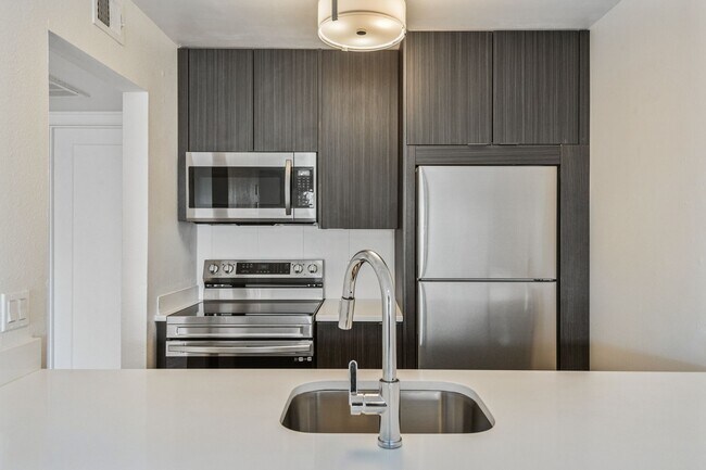 Foto del edificio - Echo Luxury Apartments