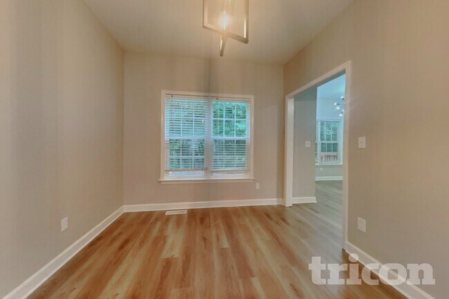 Foto del edificio - 212 Water Mill Rd