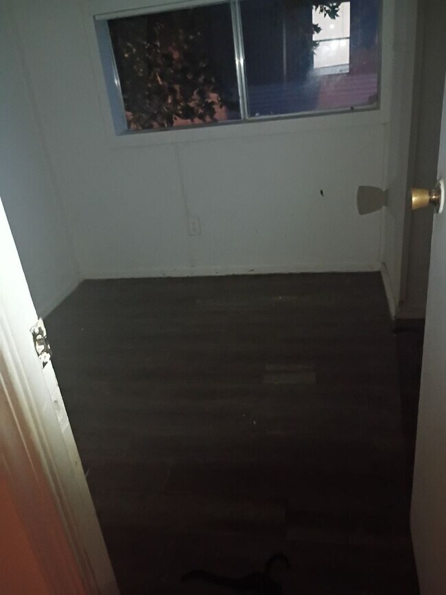 Foto del edificio - 407 Dawn Ave