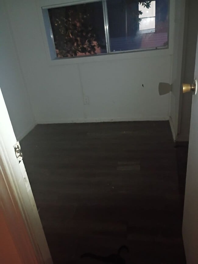 Building Photo - 407 Dawn Ave