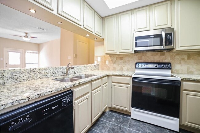 Foto del edificio - 806 W 24th St