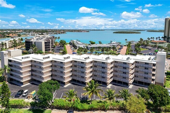 Foto del edificio - 1141 S Collier Blvd