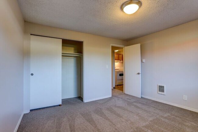 Foto del edificio - 1 bedroom just minutes from Downtown PDX!!!