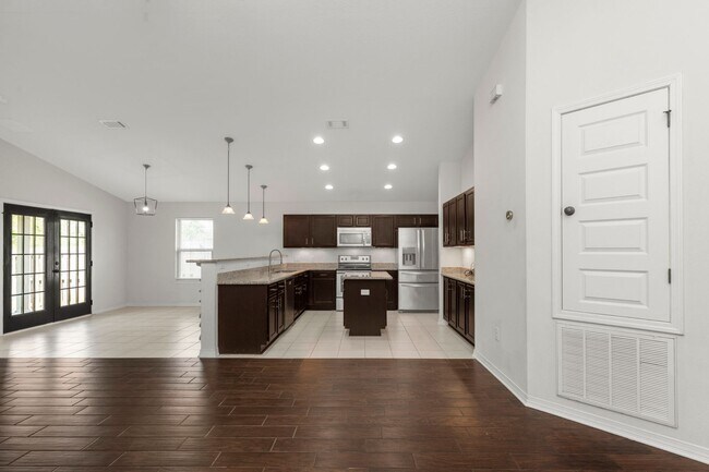 Foto del edificio - Available March 2nd