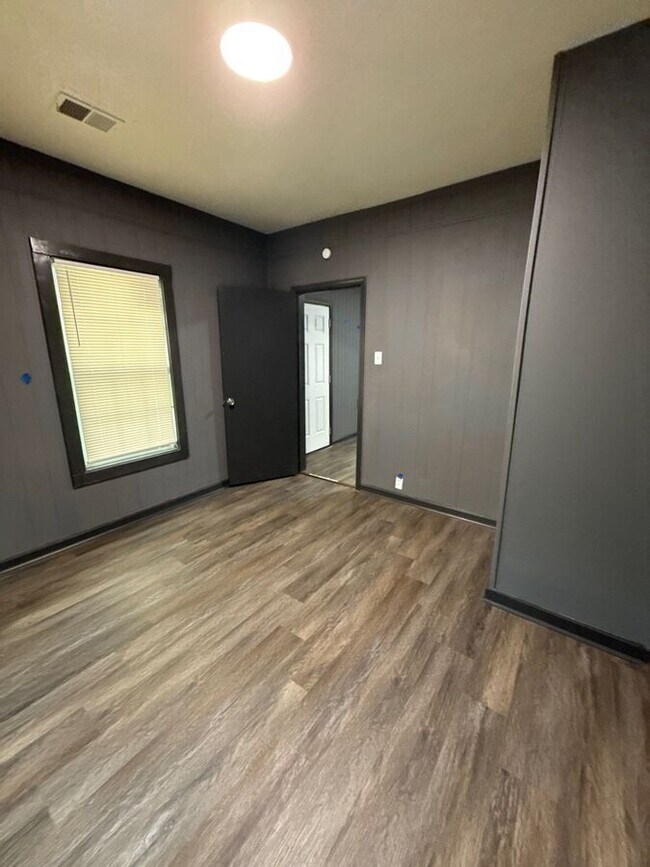 Building Photo - 3083 Radford Rd