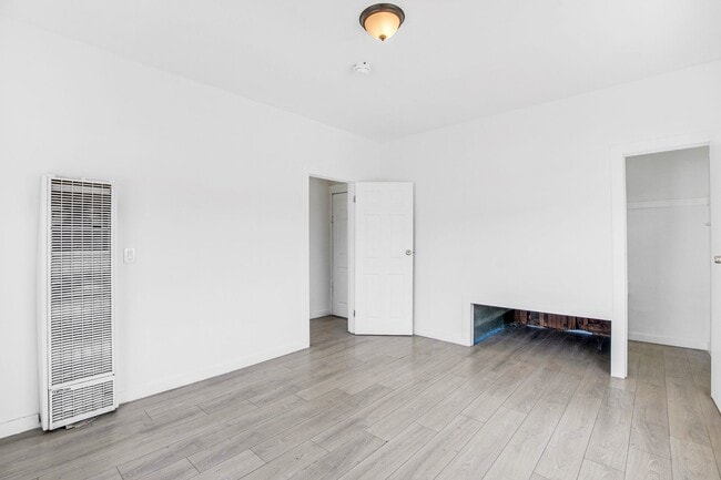 Foto del edificio - 5251 Main St