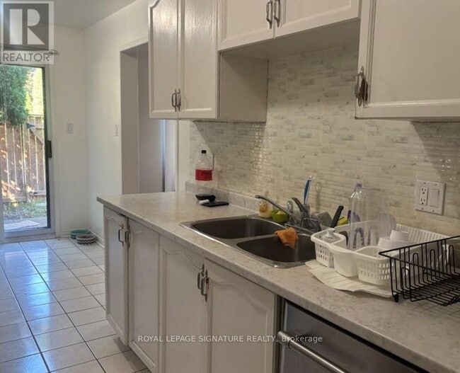 Building Photo - 550 Steddick Ct
