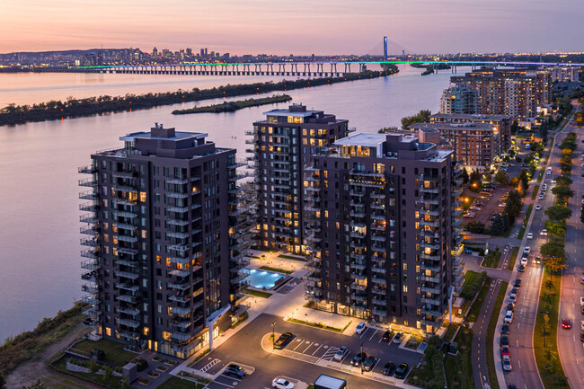 Building Photo - Vue du Fleuve Brossard Apartments