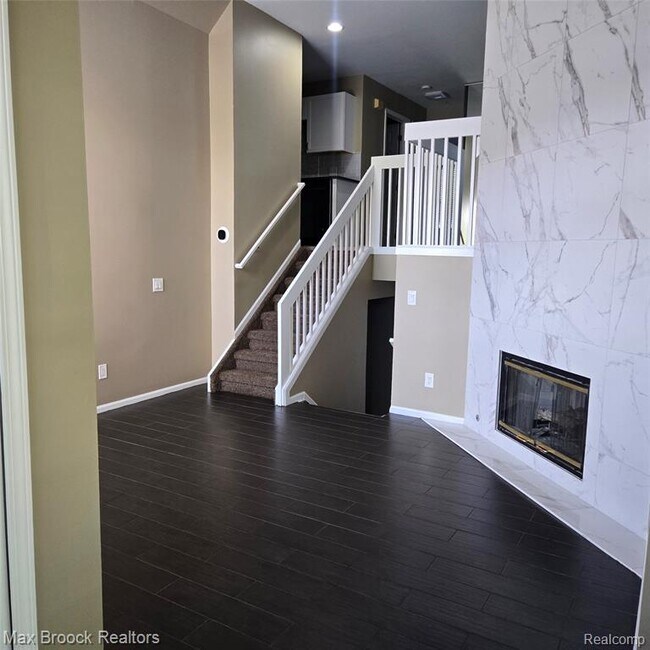 Foto del edificio - 1643 Campau Farms Cir