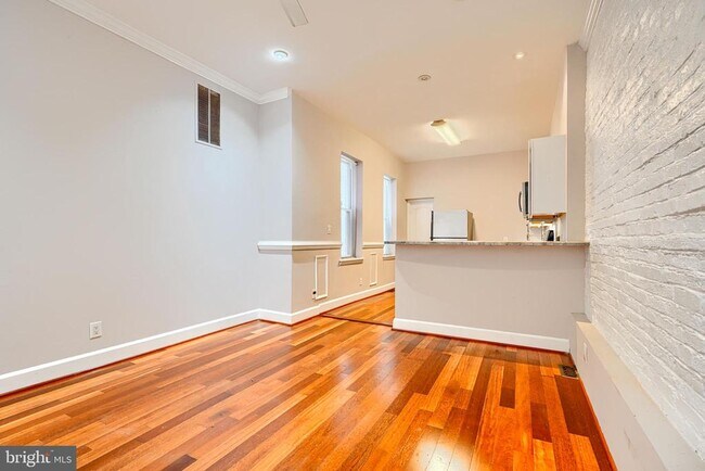 Foto del edificio - 1302 S Charles St