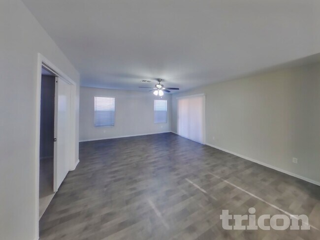 Building Photo - 11445 W Cambridge Ave