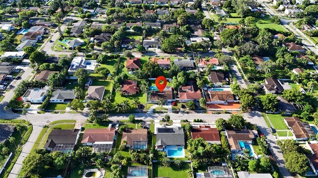 Foto del edificio - 430 NE 145th St