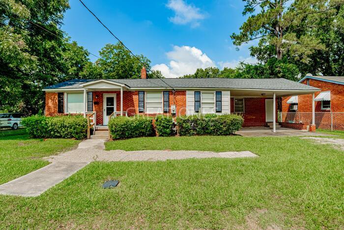 Primary Photo - 4901 Jones St