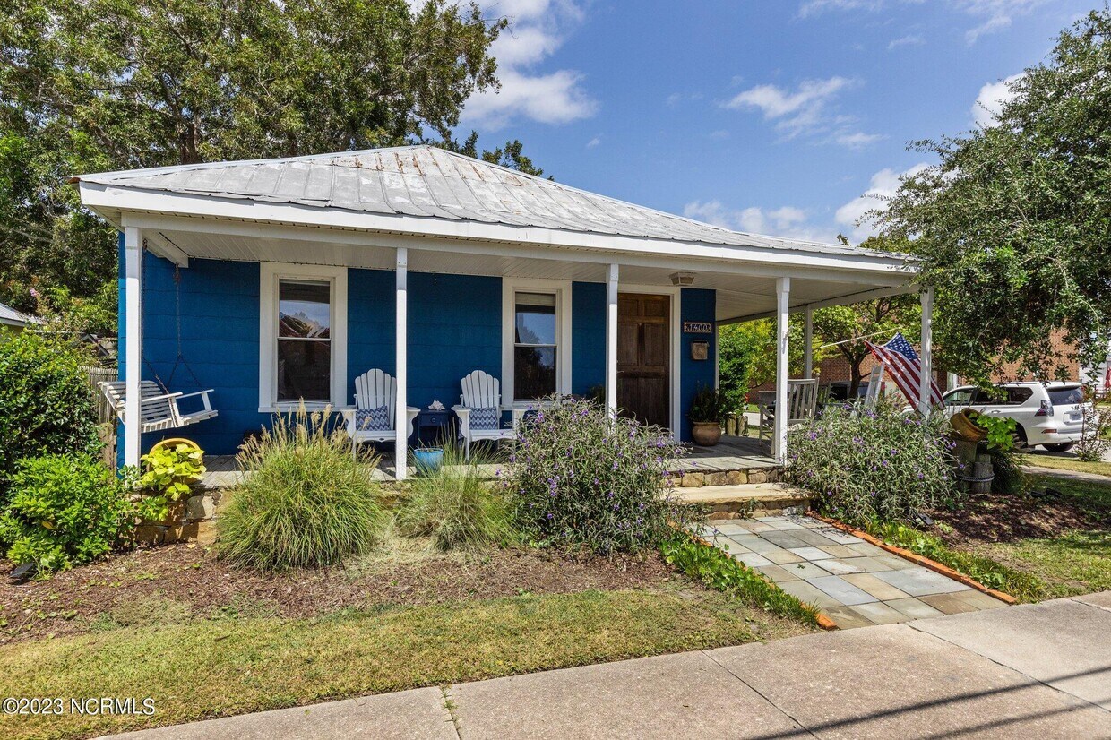 Foto principal - 1400 Evans St