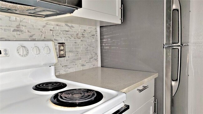 Foto del edificio - 345 Wymore Rd