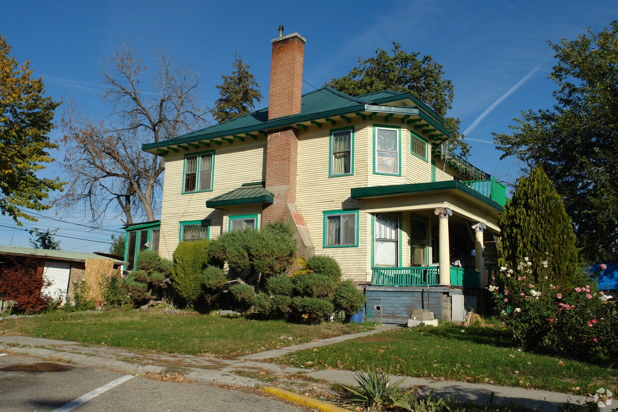 Building Photo - 105 N 9th St