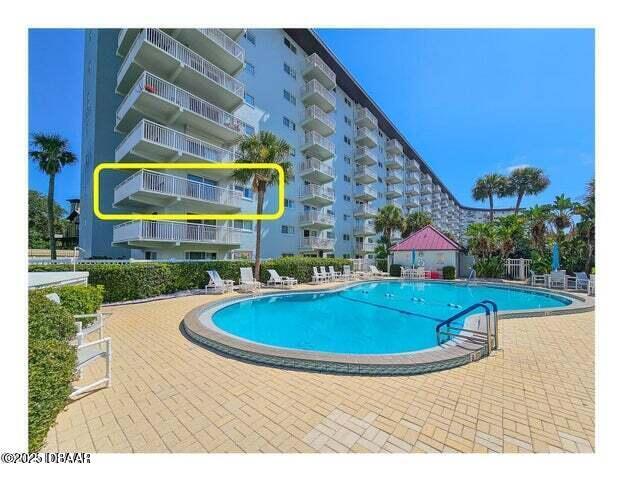 Foto del edificio - 100 Silver Beach Ave