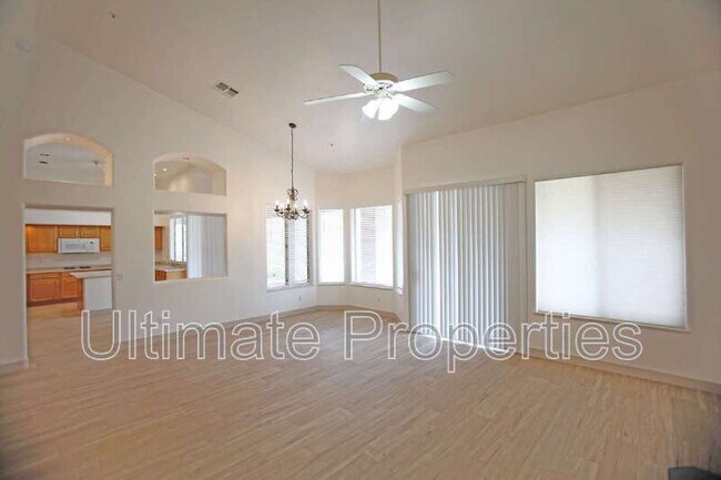 Building Photo - 13872 E Kalil Dr