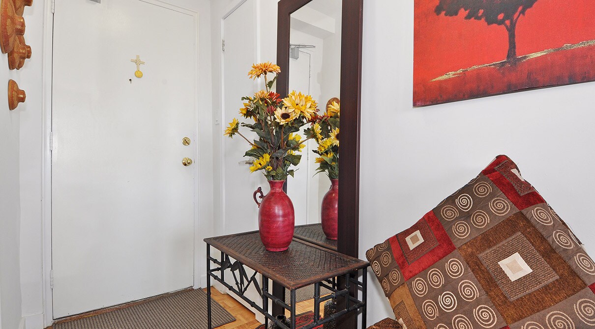 Primary Photo - Central Park Place (B)