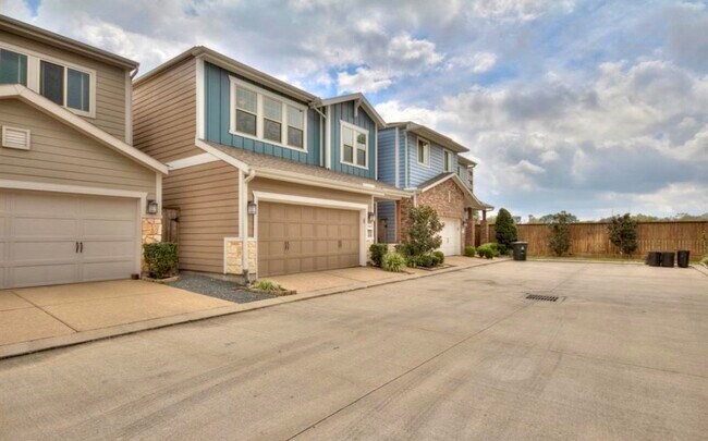 Building Photo - 1804 Cavanal St