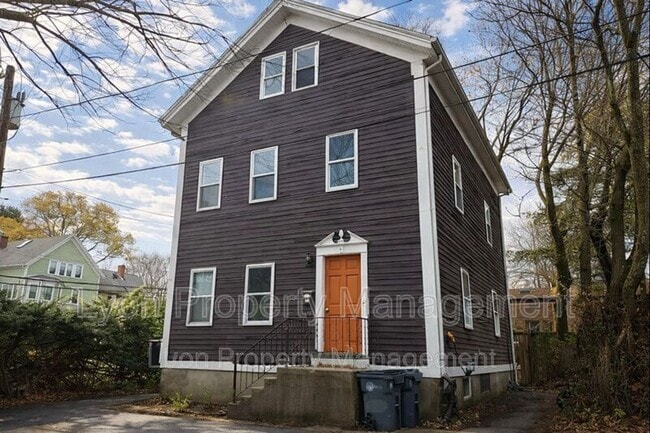 Building Photo - 2 Proctor Pl