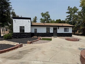 Building Photo - 28302 Alessandro Blvd