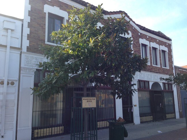 Foto del edificio - 4632 W Washington Blvd