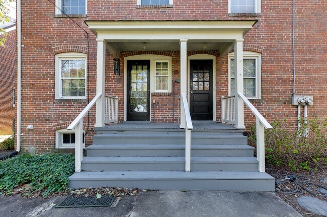 Foto del edificio - 4524 Fitzhugh Ave