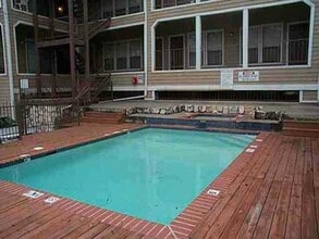 Building Photo - 2901 San Jacinto Blvd