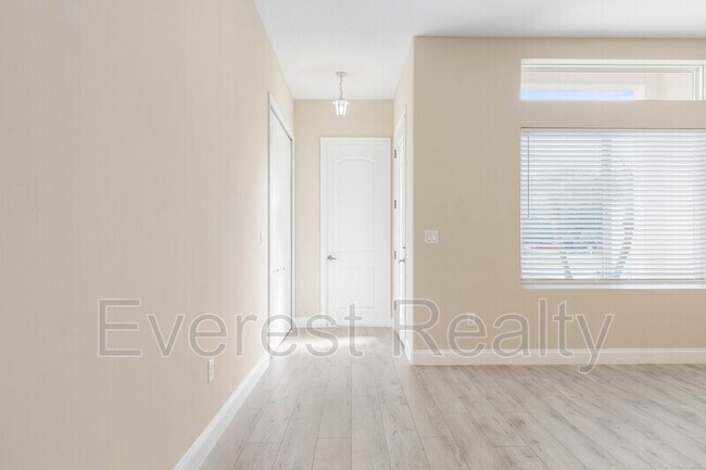 Building Photo - 1 Linden Pl