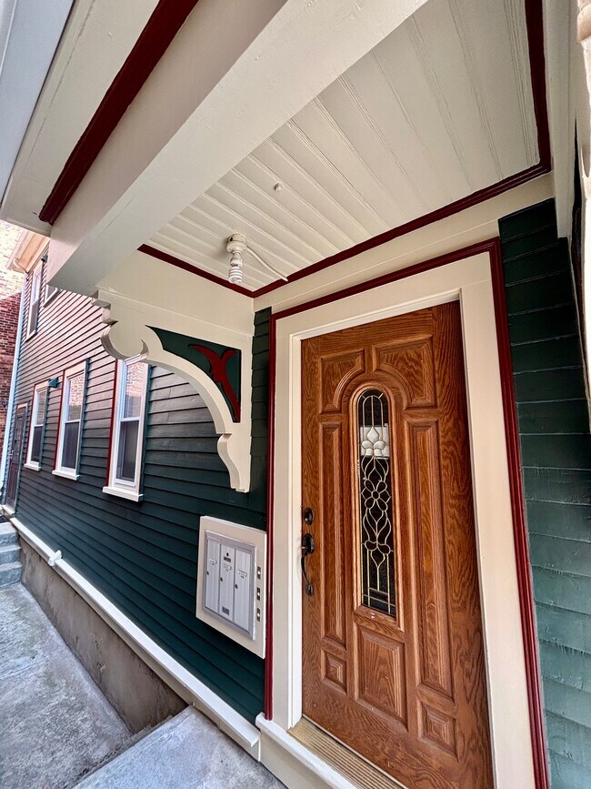 Foto del edificio - 46 Aspinwall Ave
