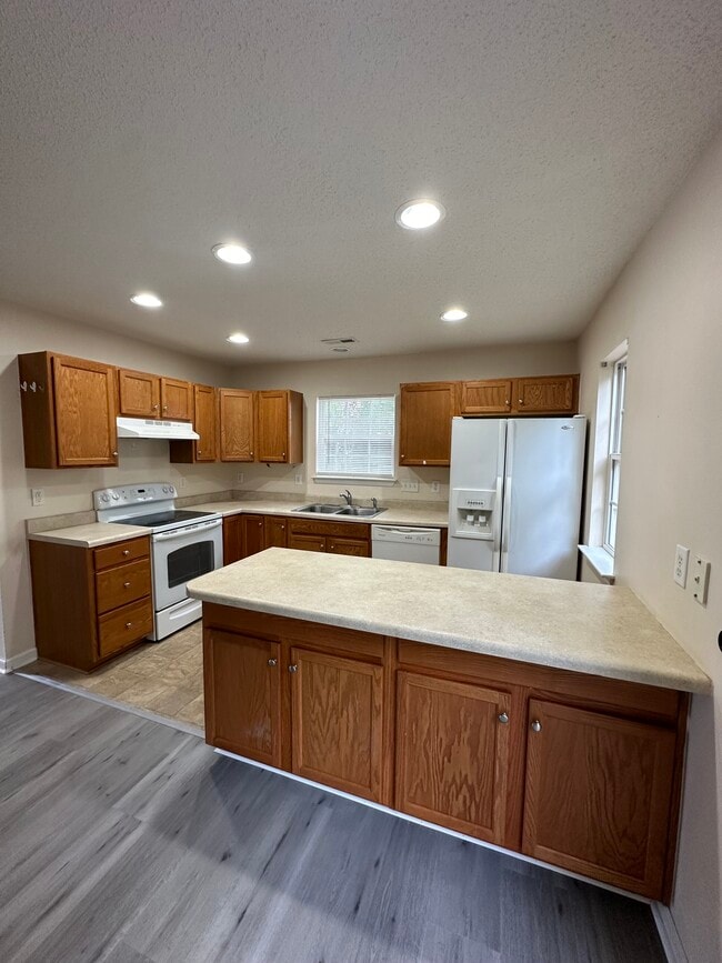 Building Photo - 124 Malamute Ln