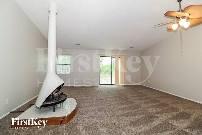 Foto del edificio - 756 Highland Ct