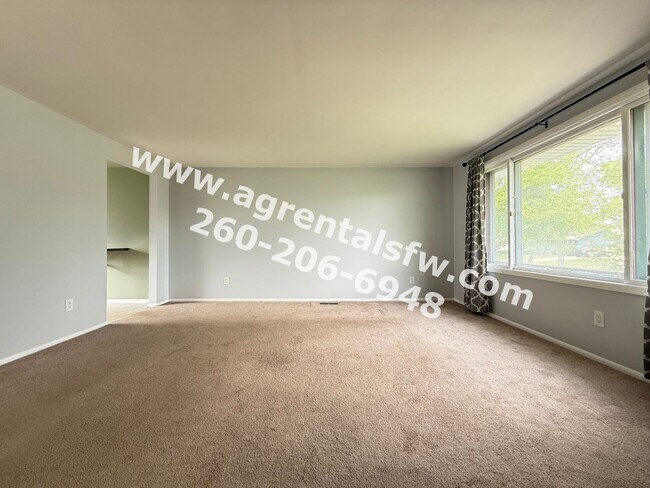 Building Photo - 3 Bedroom House