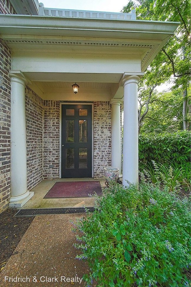 Building Photo - 2 br, 2.5 bath House - 319 Lynwood Blvd